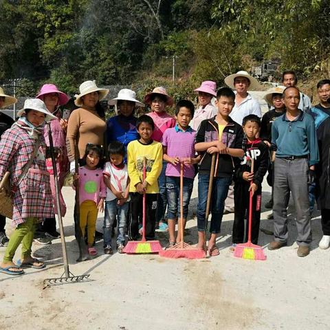 教师参与脱贫战    出彩给力有实效
