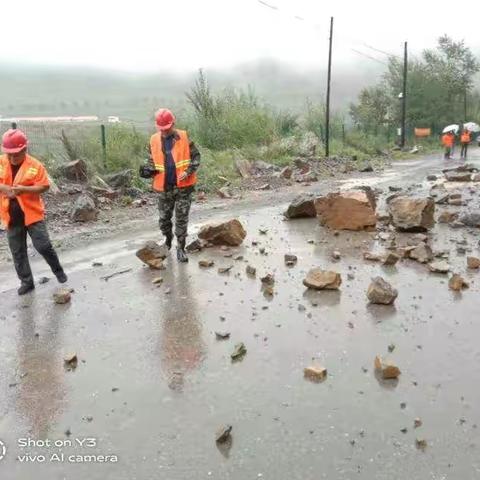长白朝鲜族自治县启正公路养护工程有限公司风雨无阻 迎“风”而战