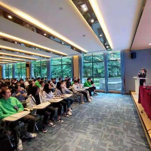 学党史 见行动——中国银行萧山分行进浙江体育职业学院开展金融知识宣讲活动
