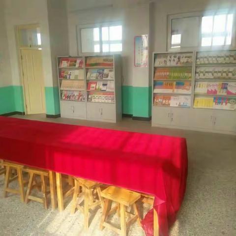 韩岗镇集中检查小学功能室建设