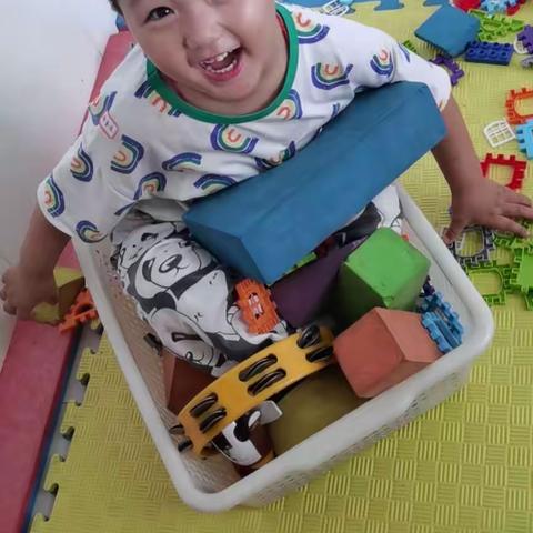 开学第一周，跟小朋友在一起的时光❤️是被爱和幸福笼罩着💕恭喜你们步入幼儿园生涯🎉🎉🎊🎊