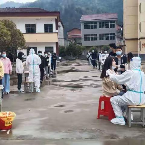 【平安校园】核酸检测入校园凝心聚力筑防线——东陂中学开展全员核酸检测