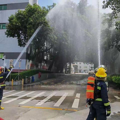 石岩消防救援站深入辖区重点单位开展消防安全演练