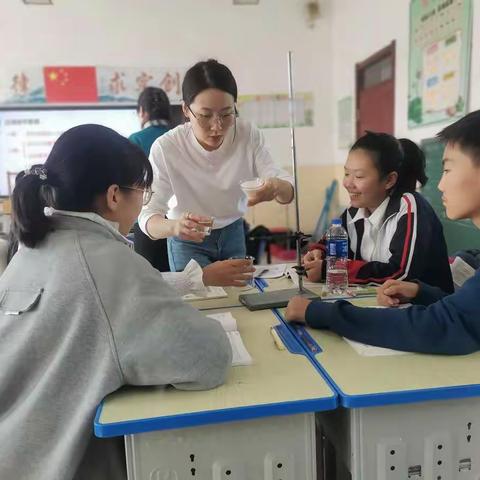 聚焦新课标 赛课促发展 ———小佳河镇中学课堂教学竞赛活动