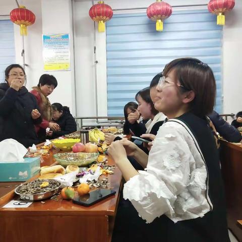 台头镇中心幼儿园——“庆元旦，迎新年”教职工元旦联欢会欢乐开场！