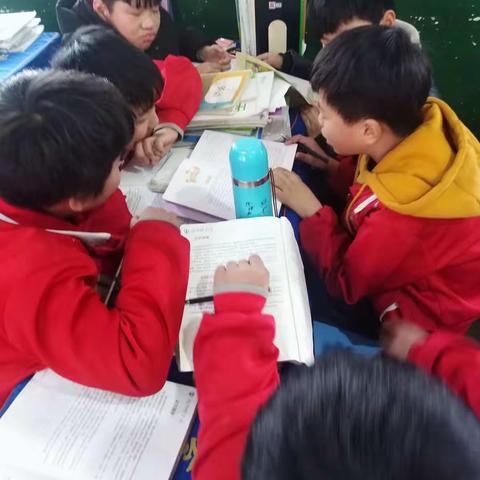 七二班举行“文学部落”交流会