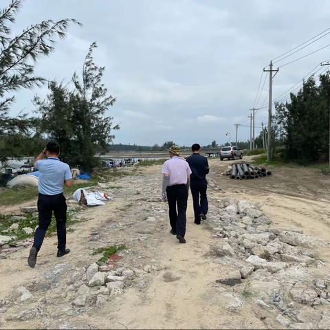 市海洋渔业行政执法支队配合省海监总队开展无居民海岛海岸线海域巡查。