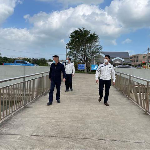 『海渔支队』开展清明节期间疫情防控渔船安全检查