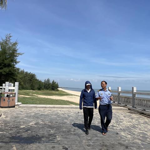 海口市综合行政执法局海洋和渔业行政执法支队第一执法大队对东海岸砂质岸线巡查