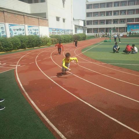 运动燃激情     拼搏展风采