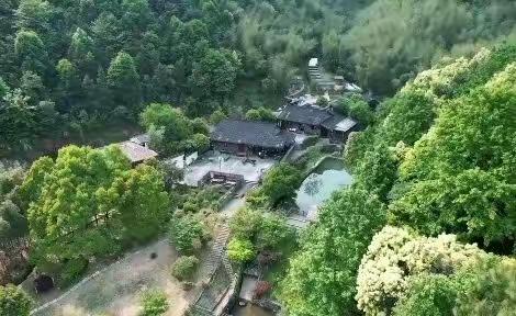 “结庐在人境，而无车马喧”脚踏实地的同时也别忘了仰望星空～