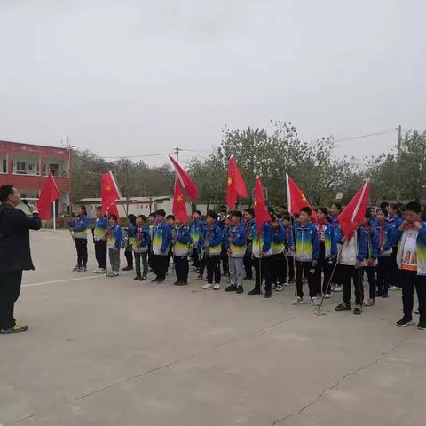 向先烈学习，与家国同行