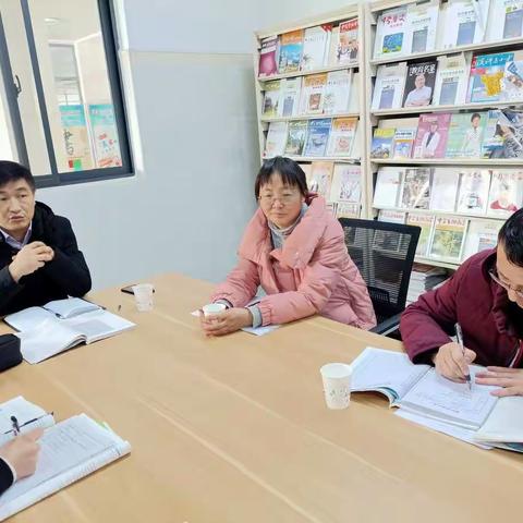 期中视导，督促引领——市教研室数学教研员谷晓凯老师莅临许昌第六中学视导