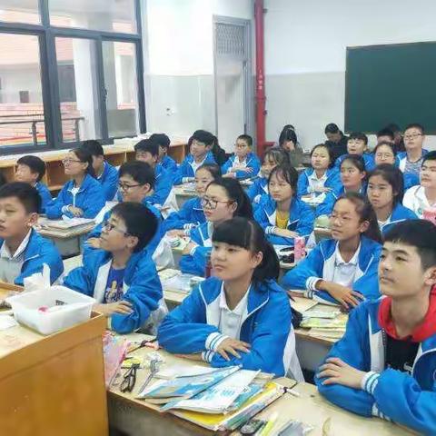 八五班“晒晒我的居家学习环境”