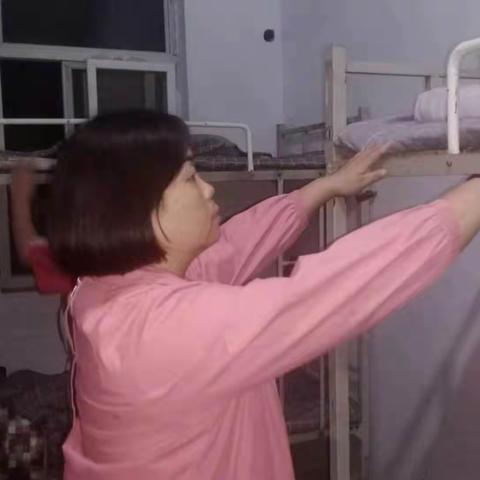 用心回望，用爱前行—八七班本期工作总结