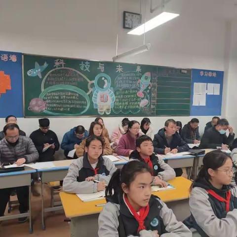 太极湖学校初中部开展“放飞新时代 润心科技展”活动