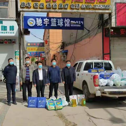 区领导张建军走访慰问君悦华庭酒店隔离点医务工作人员家属