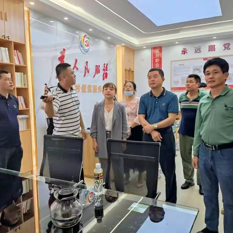 坚持向先进看齐，屯城镇组队赴南吕镇落根村开展学习交流活动