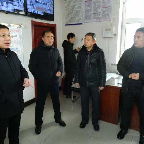 市长心系教育，深入学校调研!