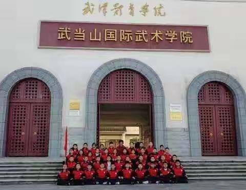 不负时光    尽揽芳华