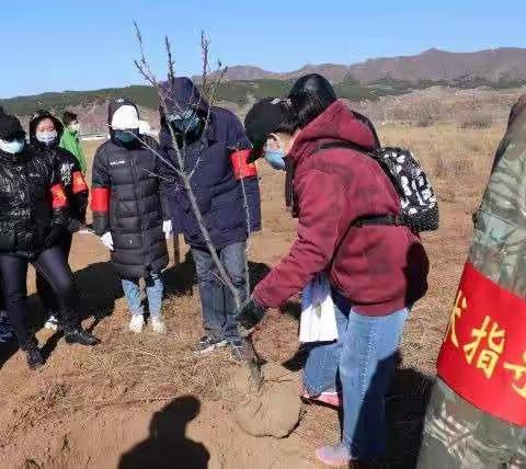 【文明实践在行动】谷雨时节齐动手 植树造林滋沃土