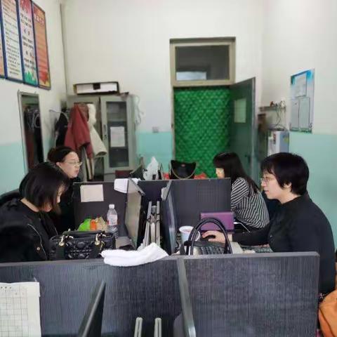 凝心聚力，争创辉煌——九年级道德与法治教研组期中考试质量分析教研会