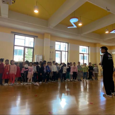 蓝二班🤣快乐星期二