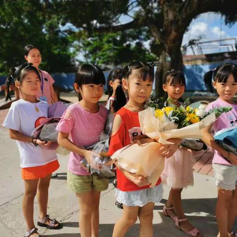 让每一位岭南人都心有所属，情有所归 ——记岭南小学附属幼儿园新一届园长交接仪式