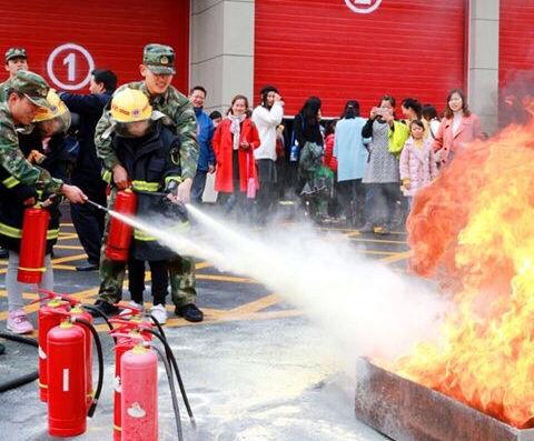 【火灾无情  防火先行】—童馨幼儿园消防演练活动