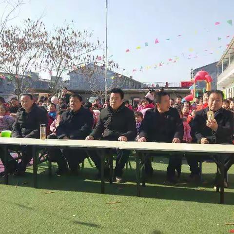 好娃娃幼儿园庆元旦！