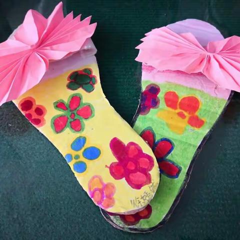 二二班第二次美术作业——大脚丫