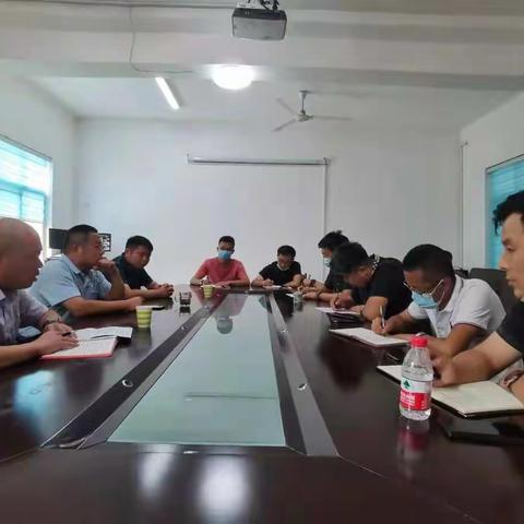 港沟街道召开融创在建工地大气污染防治会