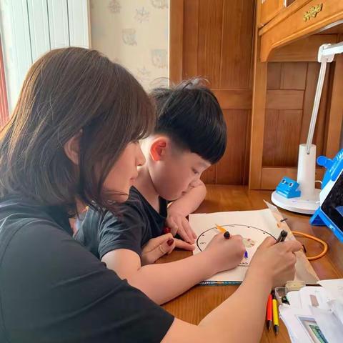 北新村小学一年级数学亲子实践活动（一)钟表小达人