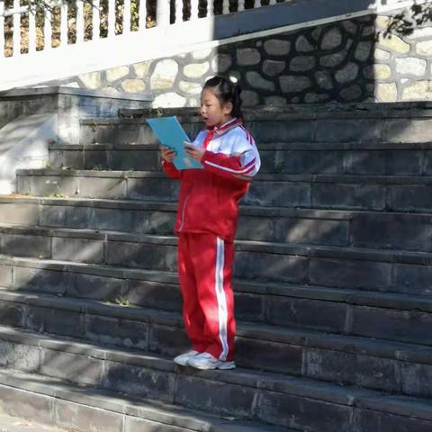 “我是小小志愿者”——延河小学四年二班开展“雷锋月”活动