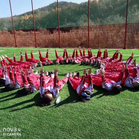 2021年，延河小学四年二班：新学期、换新颜，做不一样的自己。