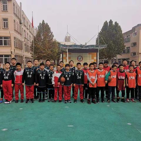 幸福小学VS兴盛丽景小学开展篮球联谊赛