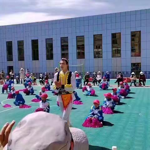 清风送温暖 助残献爱心     ——记门源 县特殊教育学校庆“六一”活动