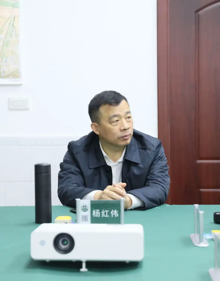 调研团对巩义市用足用活国储林项目建设资金,高标准推进造林绿化,高