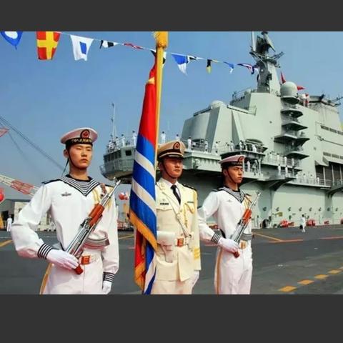 纪念《海军成立70周年》