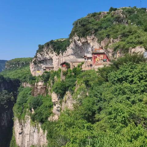 游金灯寺赏太行美景