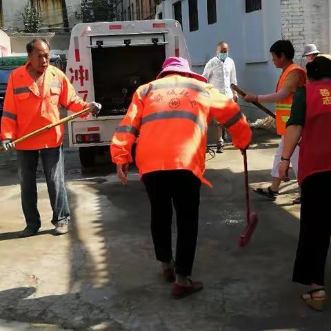 海河路社区周五常态化清洁活动