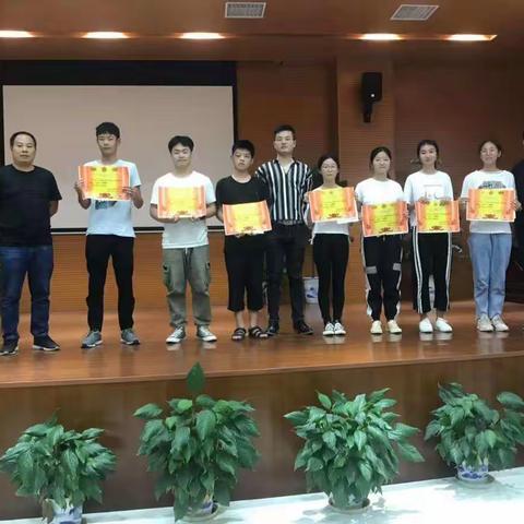 凝心聚力   我与祖国共奋进——余江四中举办“我与祖国共奋进”演讲比赛