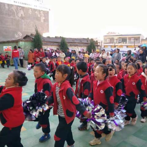 丘北博闻幼儿园腻脚分园2019年“家园牵手，圆梦童年”亲子运动会