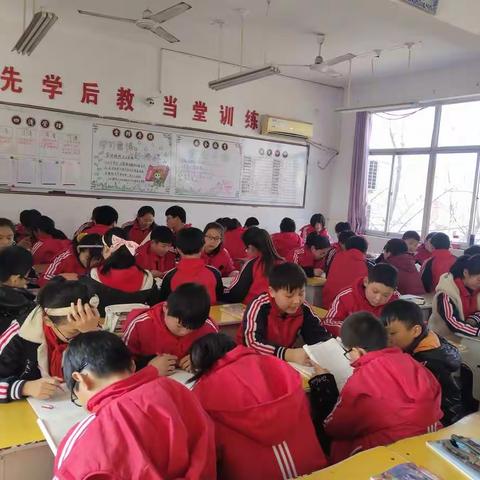 六年级二班3.12语文周清展示