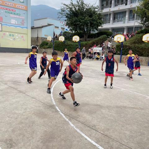 驰骋赛场，青春飞扬一一记甫甸小学和独家村小学篮球比赛