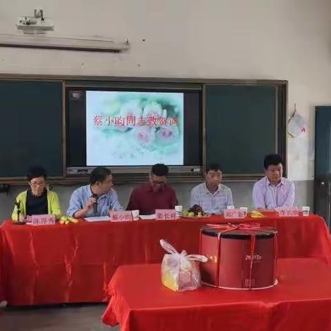 九九重阳敬老情 久久关爱暖人心一旴江镇中心小学举办重阳节祝寿活动