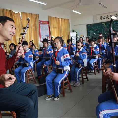 春暖花开 奔你而来——丛台区青少年校外活动中心“流动少年宫”送教下乡