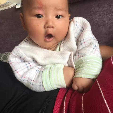可爱萌宝