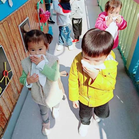 消防安全，防患于未“燃”——新苗幼儿园小二班消防应急演练活动