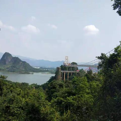 行走在山水间